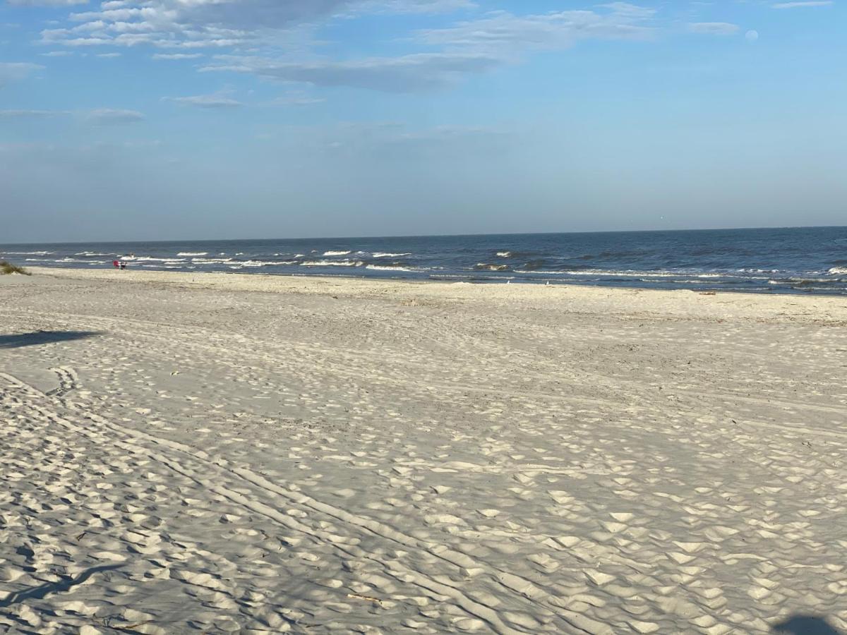 Steps Away From The Beach!!! Hotel Hilton Head Island Bagian luar foto